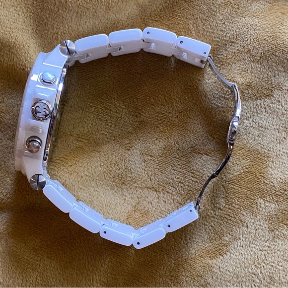 Michael Kors White Ceramic Watch - Picture 8 of 9
